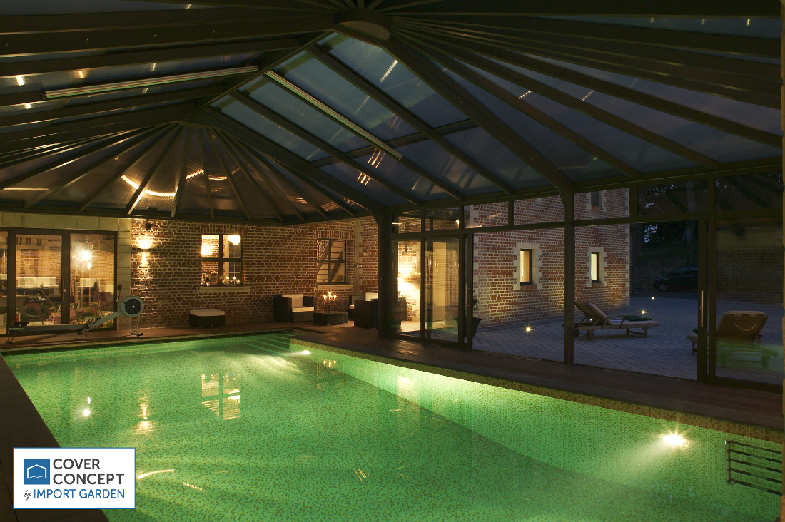 Une piscine sous véranda Cover Concept, chaleur et confort nuit et jour